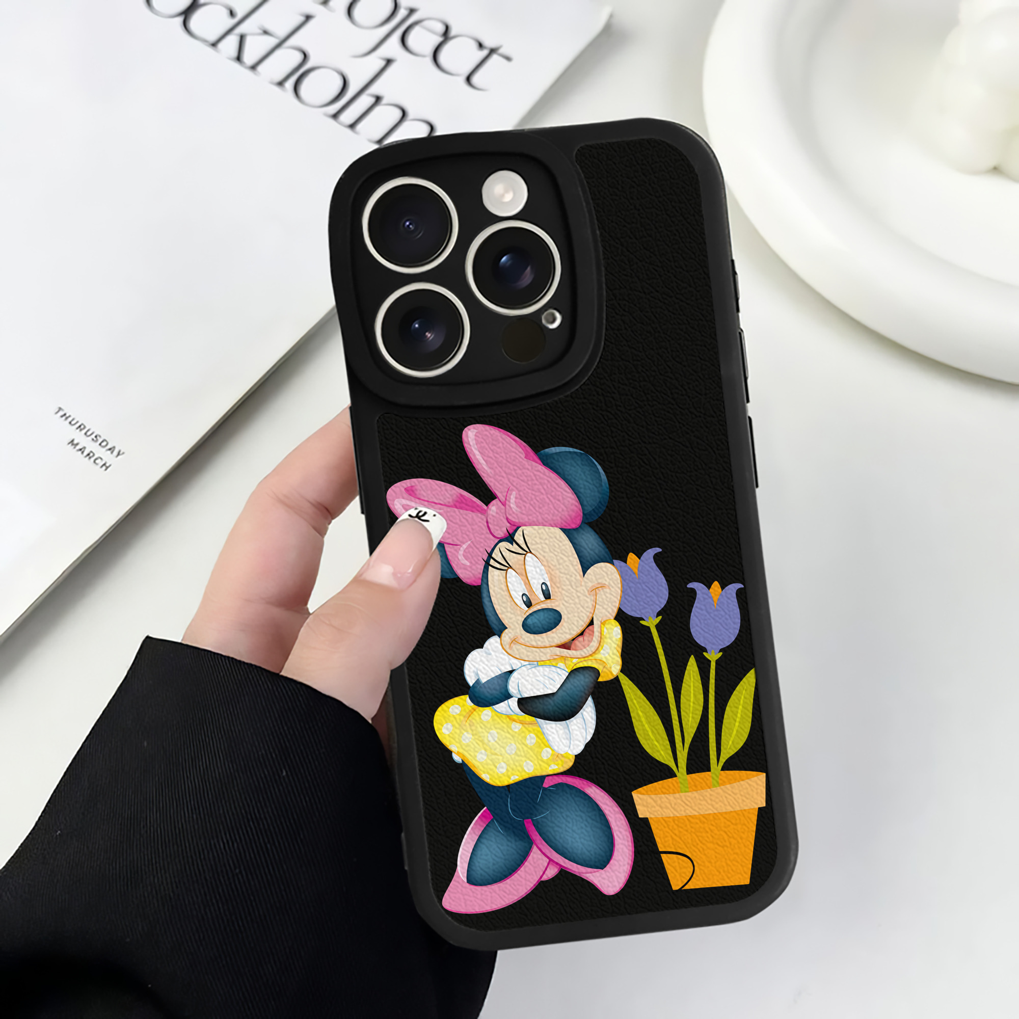 （画像用） ミッキーマウス Mickey Mouse 【iPhone 16シリーズ対応】シリコンスマホケース（レザー調） 材質：シリコン